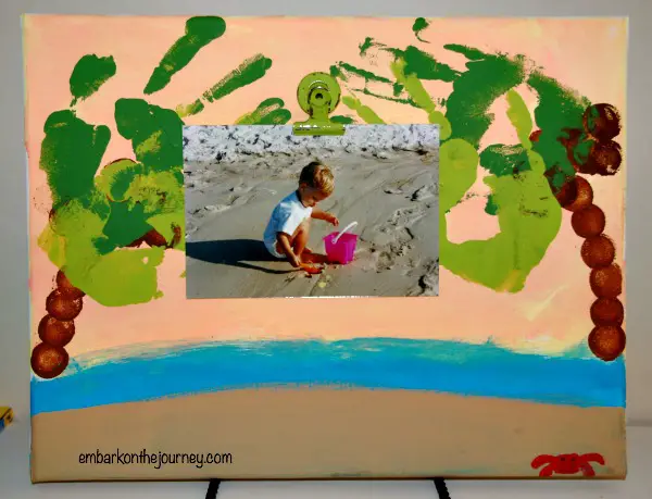 Easy Beach Art for Kids | embarkonthejourney.com