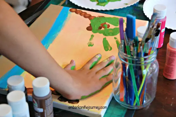 Easy Beach Art for Kids | embarkonthejourney.com